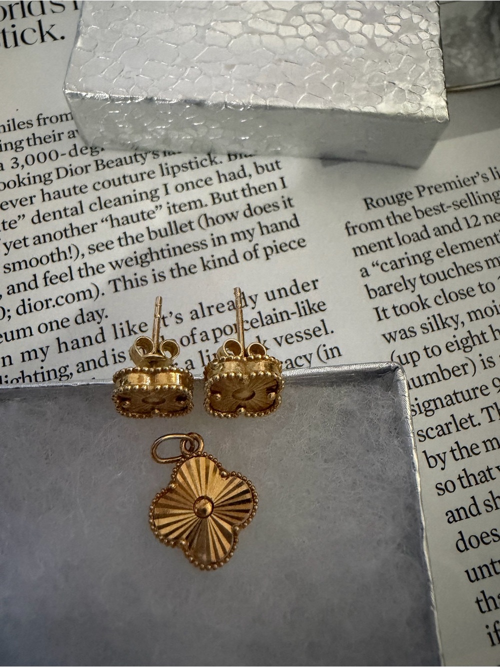 18k SG Gold Floral Motif Stud Earrings with Matching Pendant